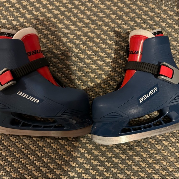 Bauer toddler 8/9 skates - Picture 2 of 3